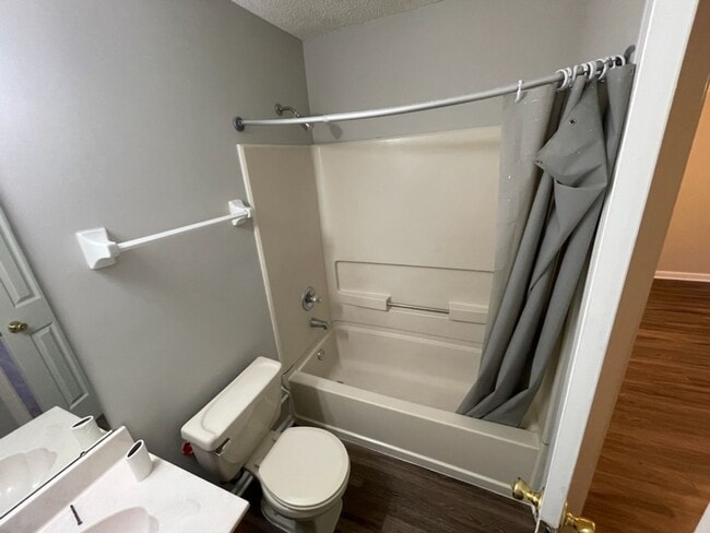 Building Photo - FIRST MONTH HALF PRICE! Beautiful town house in Collierville!