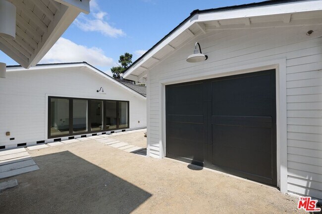 Building Photo - 4525 Melbourne Ave