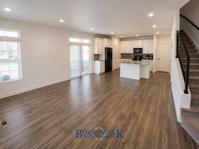 Building Photo - 5623 Coastal Ridge Ln