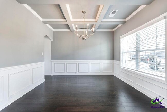 Building Photo - 233 Shoshone Cir