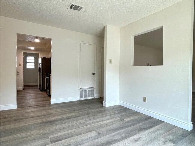Building Photo - 1729 Cricket Hollow Dr