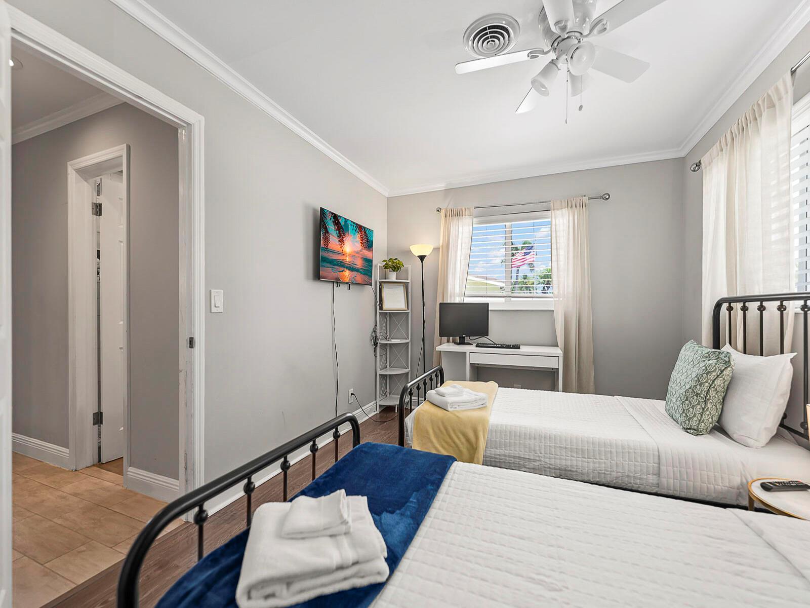 Building Photo - 801 SE 14th St