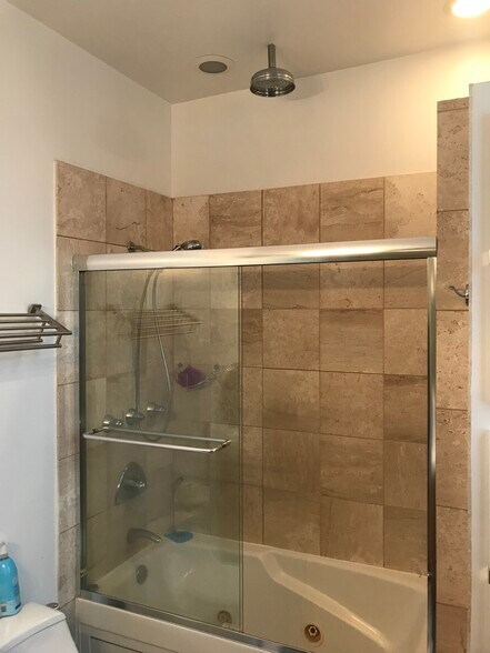 Building Photo - 1407 N Wicker Park Ave