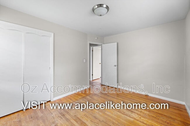 Building Photo - 8810 Benson St