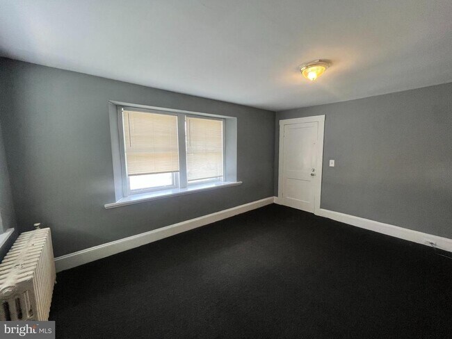 Building Photo - 502 S Main St