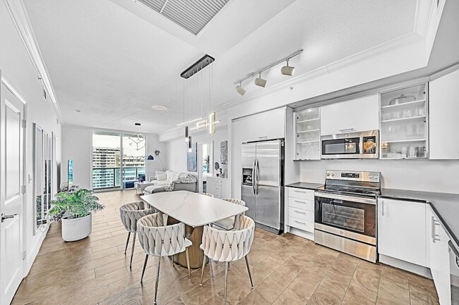 Primary Photo - 1945 S Ocean Dr