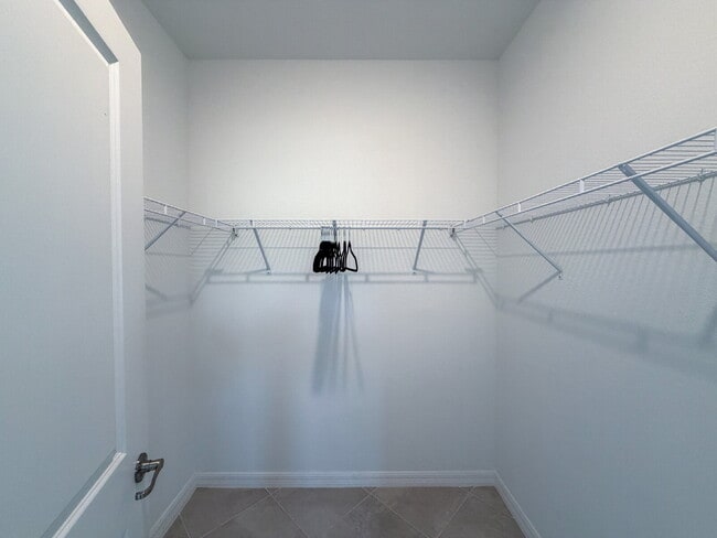 Building Photo - 3 Bedrooms | 2 Bathrooms | 2-Car Garage | Biscayne Landing – Gated Community