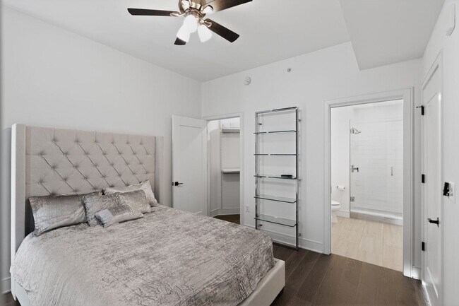 Building Photo - Charming Furnished HighRise 2BR Condo in Atlanta