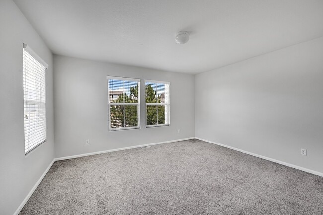 Building Photo - $1,850.00 - 2 Bedrooms, 2.5 Bathrooms Town...