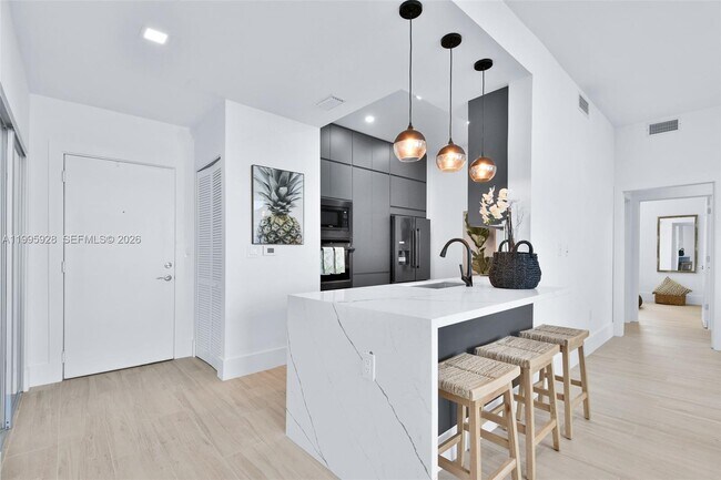 Building Photo - 18800 NE 29th Ave