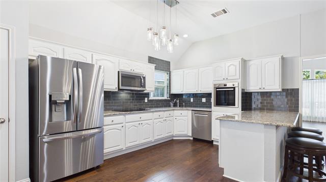 Building Photo - 1405 Meadowbrook Dr