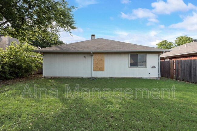 Building Photo - 1405 Gainsborough Way