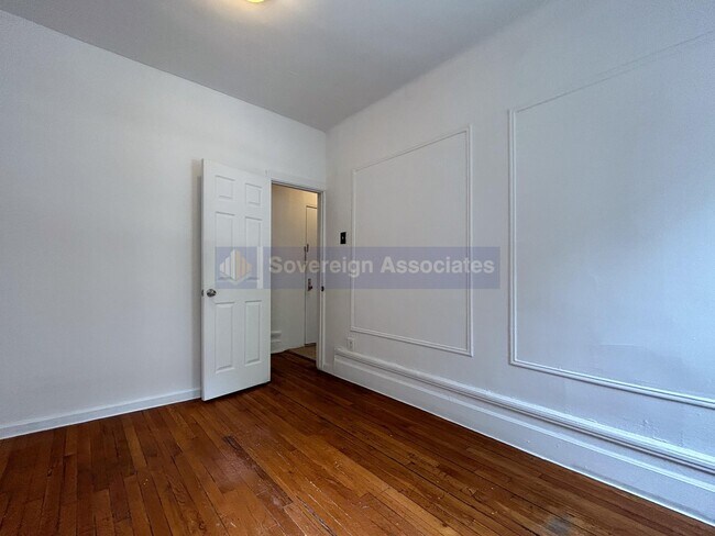 Building Photo - 121 La Salle St