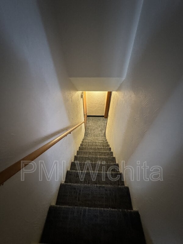Building Photo - 2322 W 29th St S