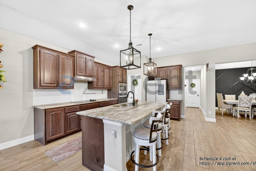 Building Photo - 12501 Eagles Bluff