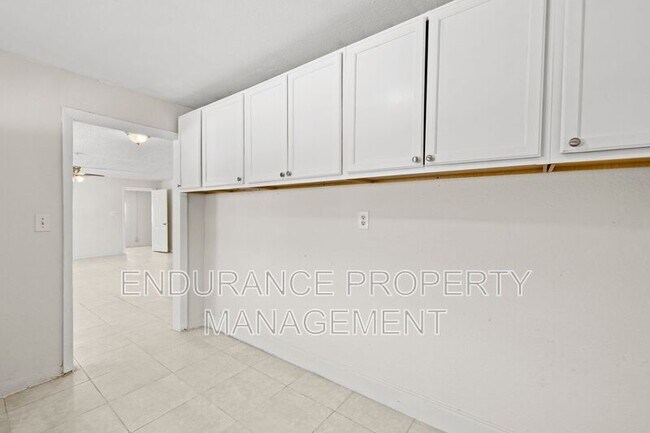 Building Photo - 1125 W 28th St
