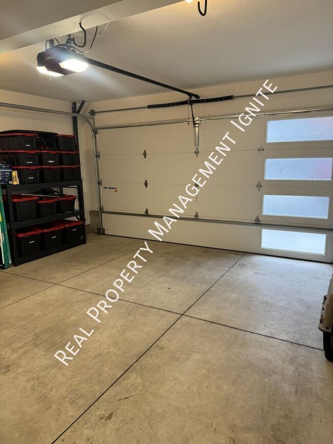 Building Photo - 63101 Boyd Acres Rd