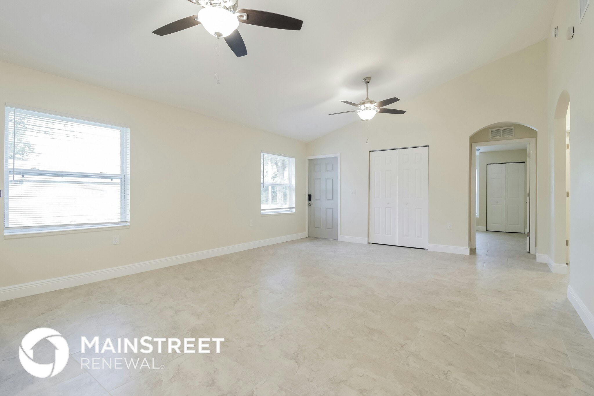 Building Photo - 312 Oak St