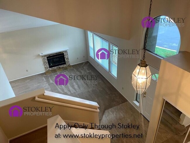 Building Photo - 1633 Lindbergh Dr