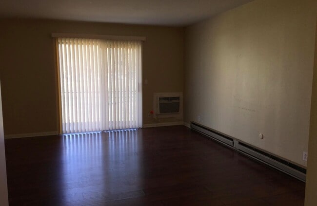 Building Photo - Coming soon! Walking distance to downtown Franklin and Bicentennial Park!