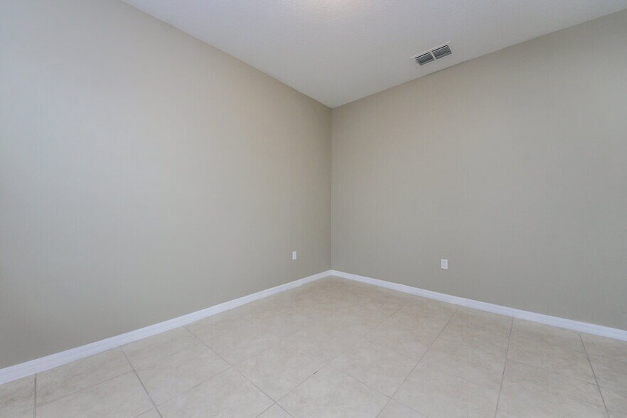 Building Photo - 7424 Azalea Cove Cir