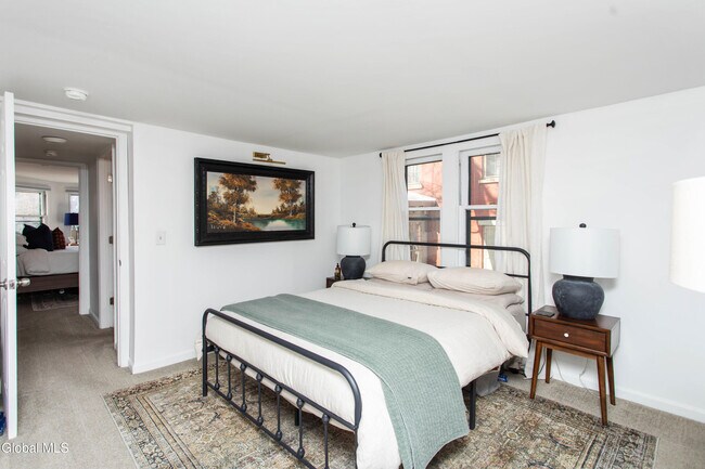 Building Photo - 590 N Broadway