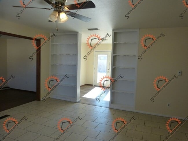 Building Photo - 3 Bed 2 Bath - Close to Clovis High