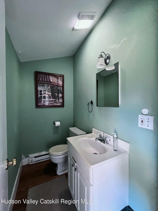 Building Photo - 6 Penrose Park