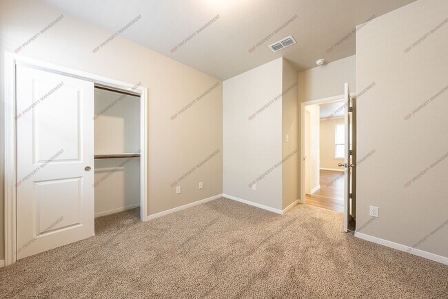 Building Photo - 624 Ripplewood Dr