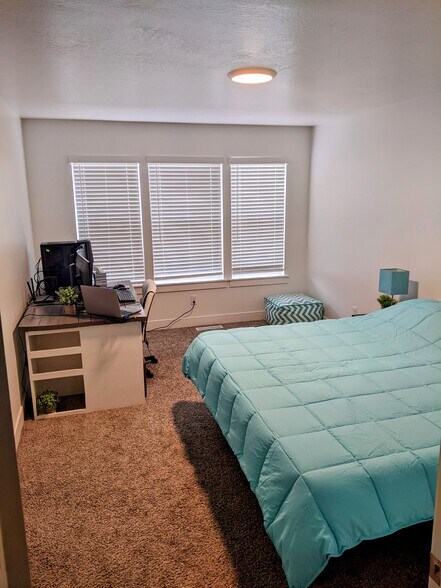 Building Photo - 1185 W 1820 S