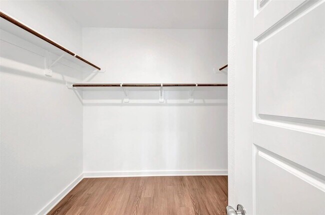 Building Photo - 32455 Sunbeam Dr