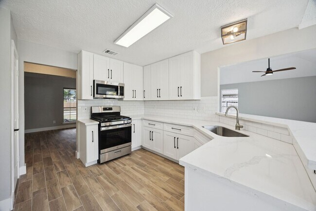 Building Photo - 2942 Waterloo Rd