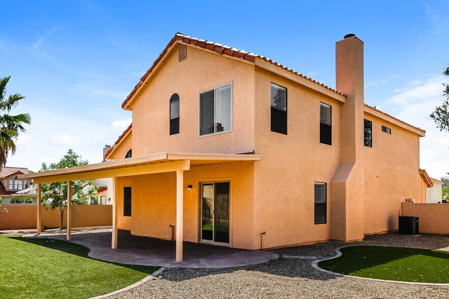 Building Photo - 8892 N Lessing Ct
