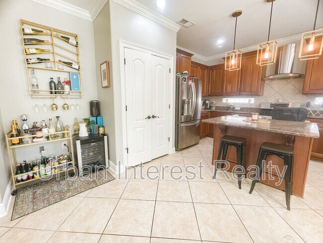 Building Photo - 166 Dominica Ct