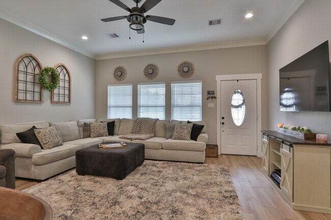 Building Photo - 13202 Cardin Ln