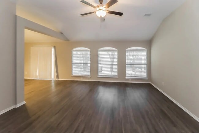 Building Photo - 2670 Hill Street Cove