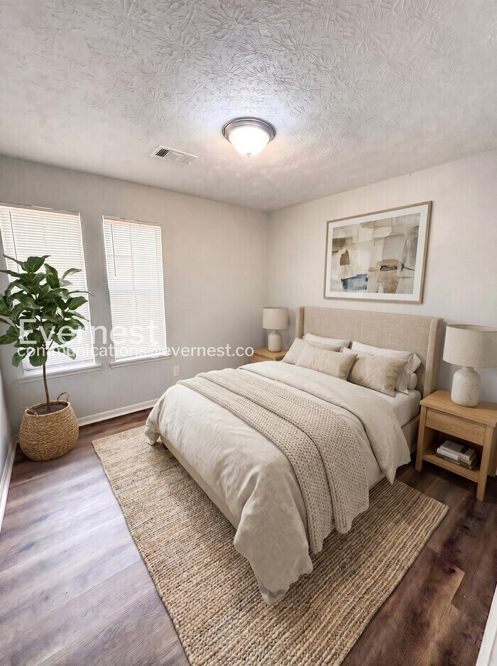 Building Photo - 8038 Flamingo Dr