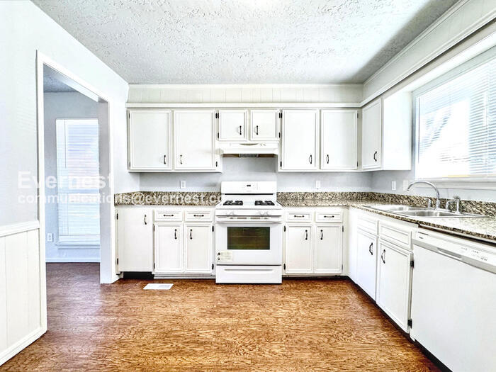 Building Photo - 6502 S 83rd East Ave