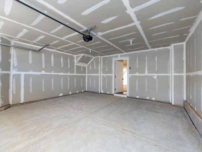 Building Photo - 431 Moondance Dr
