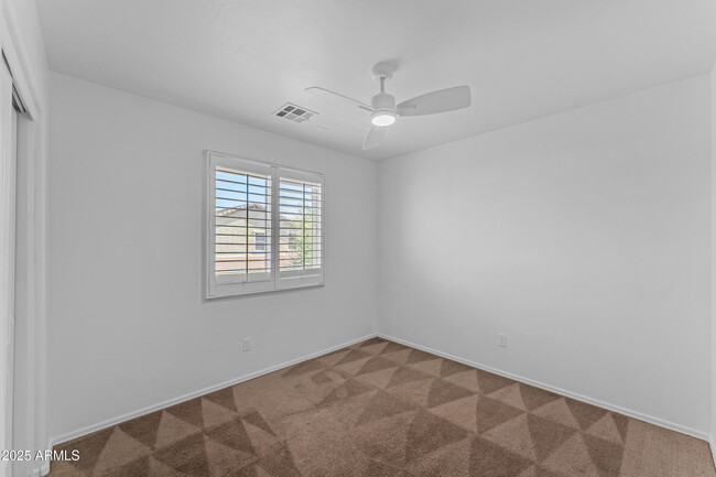 Building Photo - 2318 E Sunland Ave