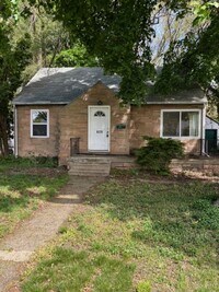 Building Photo - 829 Marcia St SW