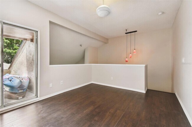 Building Photo - 10263 Gandy Blvd N