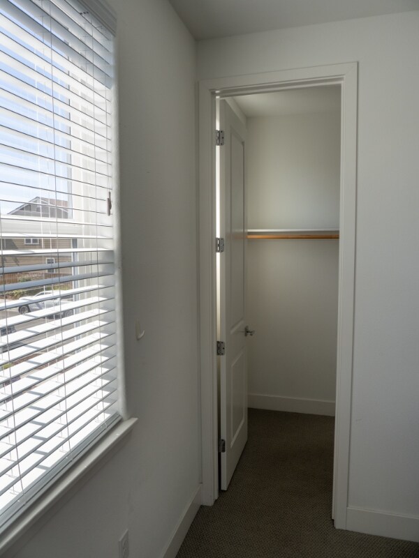 Building Photo - 3001 Shorebird Pl