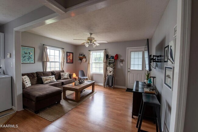 Building Photo - Updated North Knoxville Gem | Massive Fenced Yard & Prime Location!