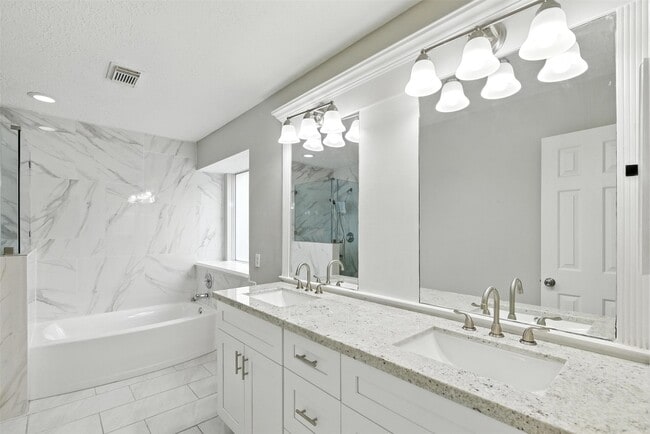 Building Photo - 5307 Oak Falls Dr