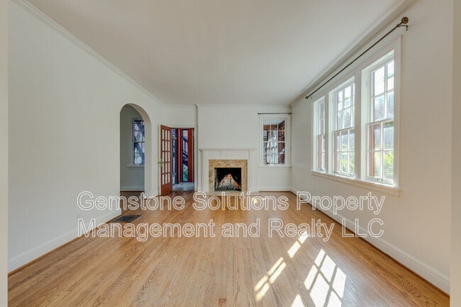 Building Photo - 502 32nd Ave S