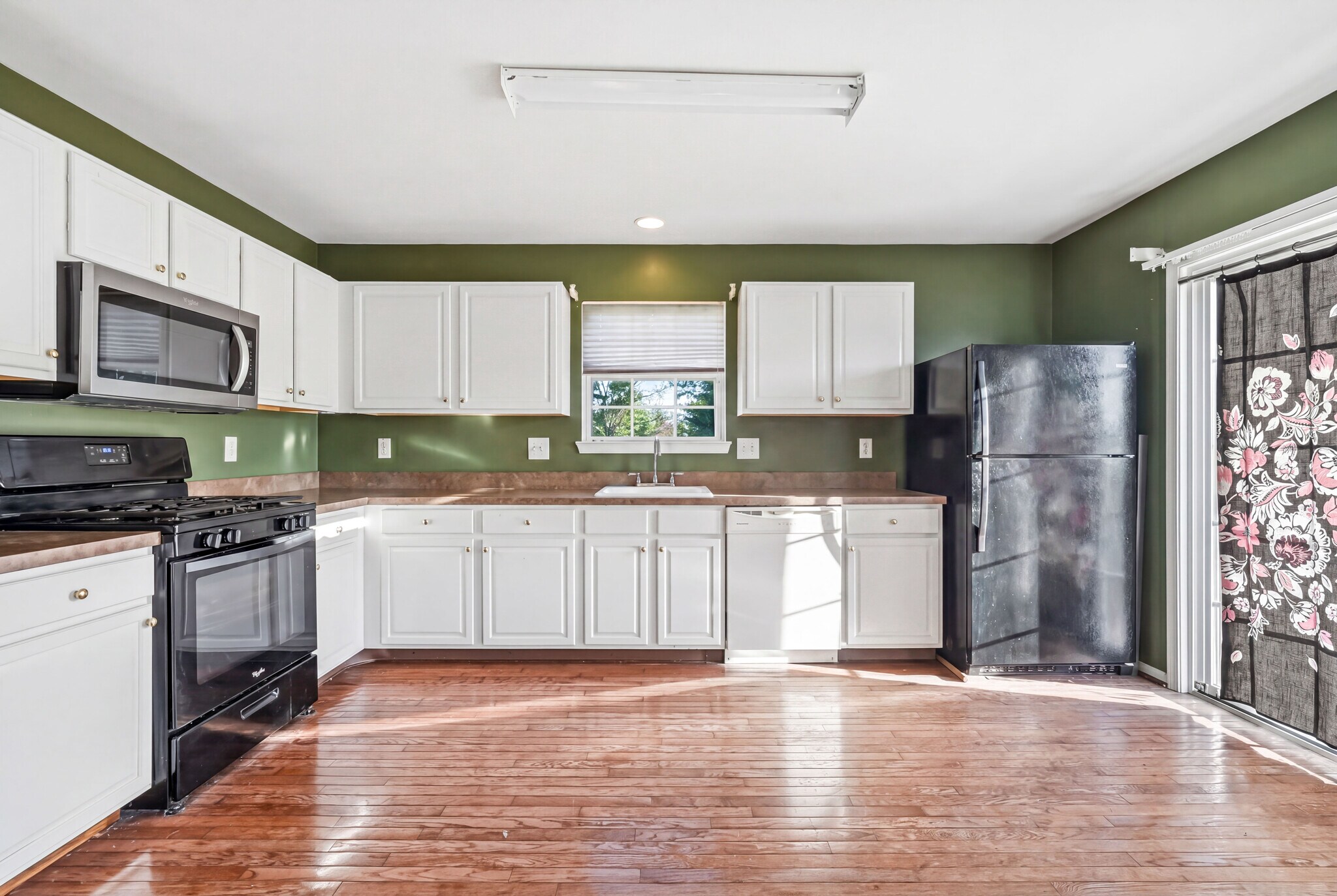 Building Photo - 327 Allens Ln