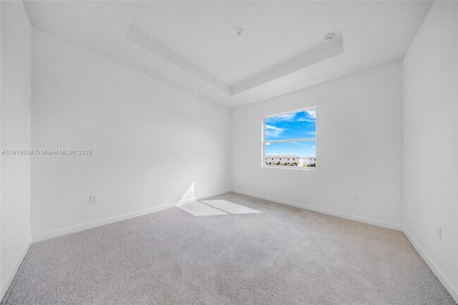 Building Photo - 2751 SE 25th Ave