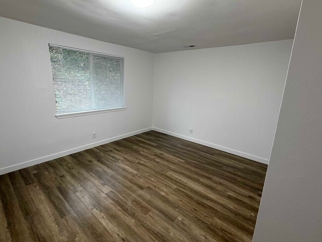 Building Photo - 16606 111th Ave SE