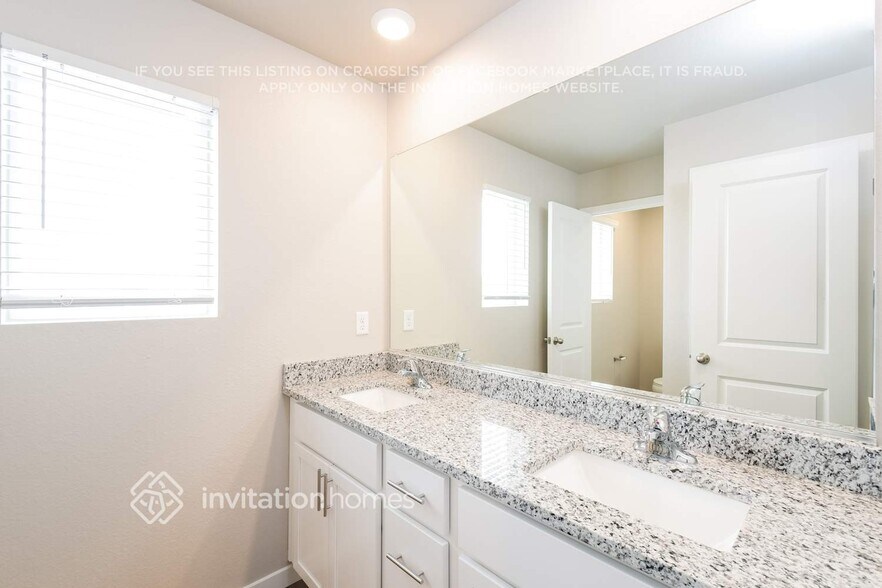 Building Photo - 2244 Alyssa St